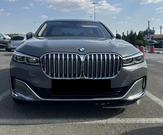 BMW 730 d xDrive Image 1